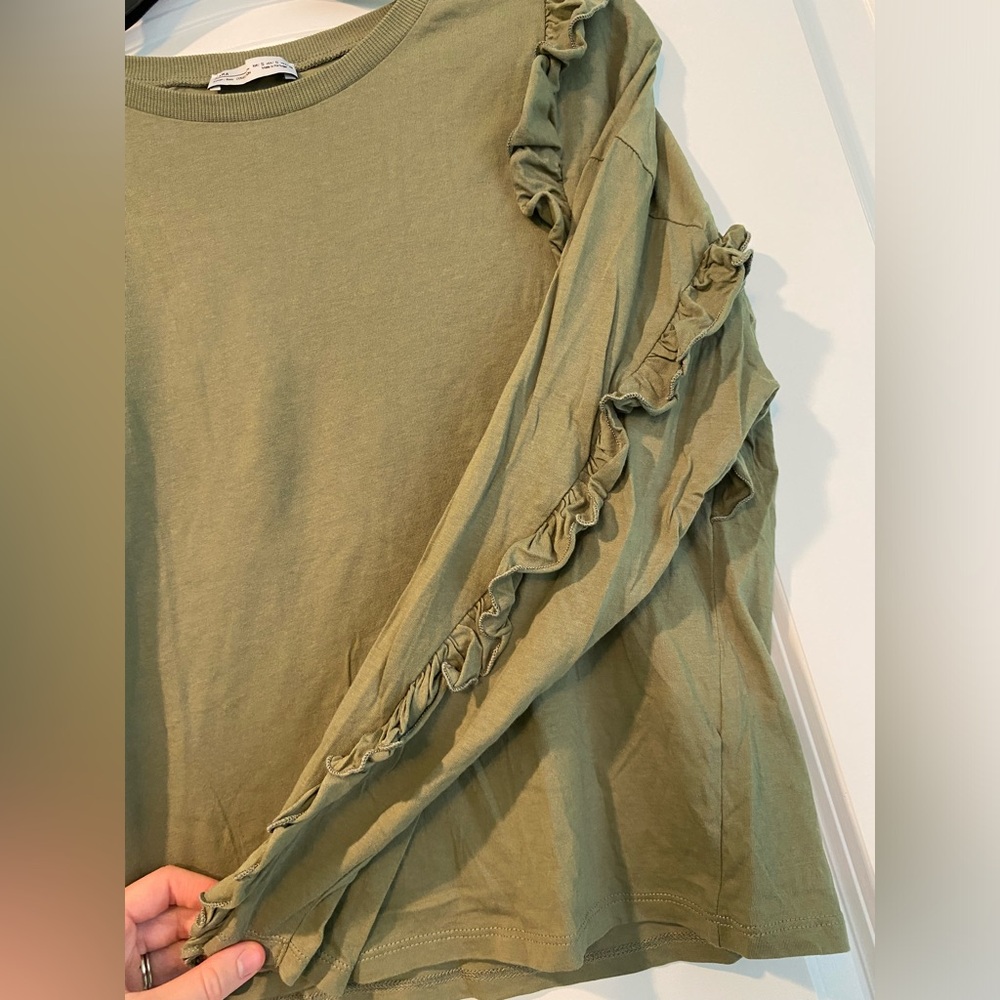 Zara Top With Ruffles - Picture 2 of 4